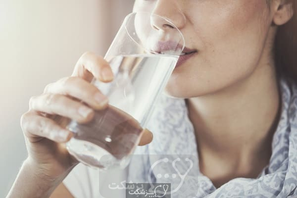 نوشیدن آب برای درمان سریع نفخ شکم در بارداری || پزشکت
