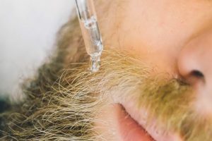 چگونه ریش های فرفری را صاف کنیم؟ | پزشکت