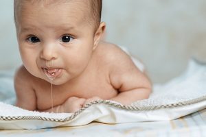 ترشحات دهانی شفاف نوزادان | پزشکت