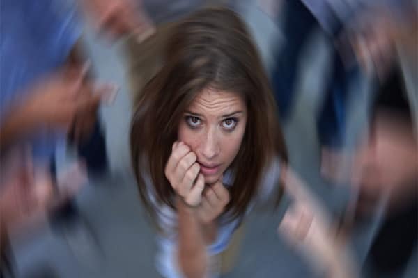 علت سرگیجه و عرق سرد و حالت تهوع چیست؟ | پزشکت