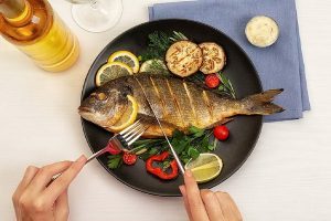 ماهی در دوران شیردهی: فواید، خطرات | پزشکت