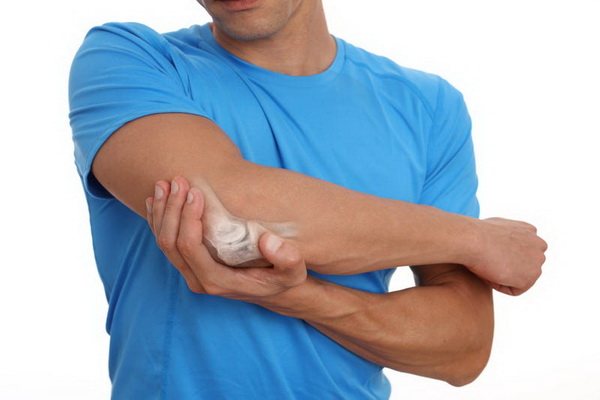 چه آسیب هایی می تواند باعث درد آرنج شود؟ | پزشکت