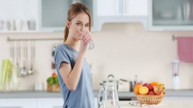 عوارض نوشیدن آب بیش از حد | پزشکت