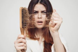 شایع ترین عوارض صاف کردن مو | پزشکت
