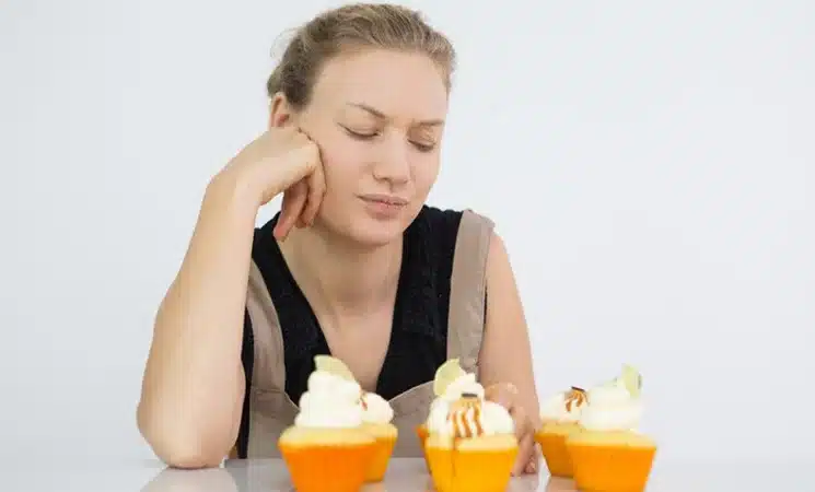درد گوش هنگام بلع غذا | پزشکت