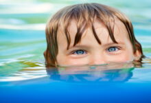 ۱۲ فایده شنا برای سلامتی بدن || پزشکت