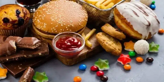 با غذاهای فرآوری شده به مغز کودکان آسیب می‌زنید!