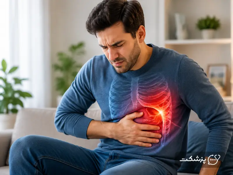 مرد جوان با درد سمت چپ شکم زیر دنده