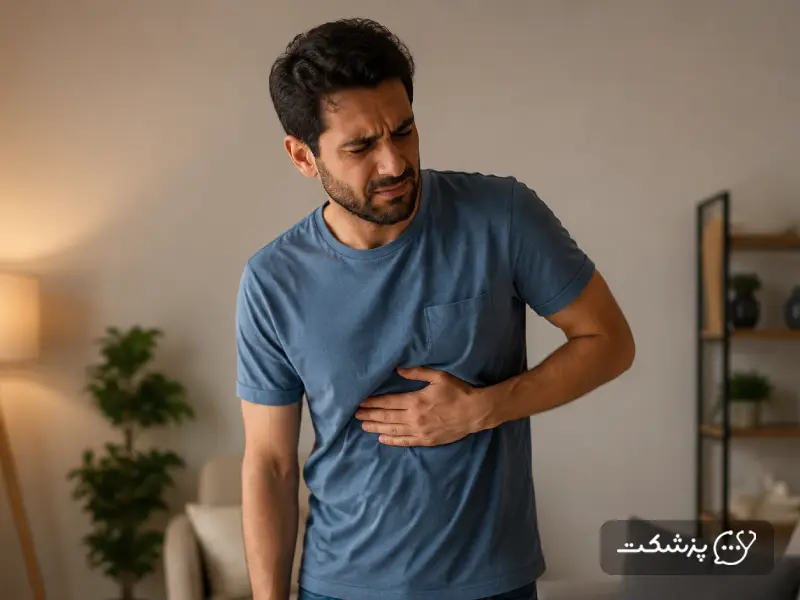 مرد جوان با درد قفسه سینه