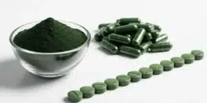 اسپیرولینا، قرص پرطرفدار این روزها، واقعاً به لاغری کمک می‌کند؟ در لاوان بیوتی بخوانید حقیقت اثر چربی‌سوزی اسپیرولینا چیست و چطور باید مصرف شود.