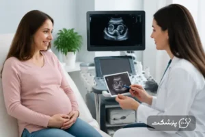 معاینه زن باردار توسط پزشک