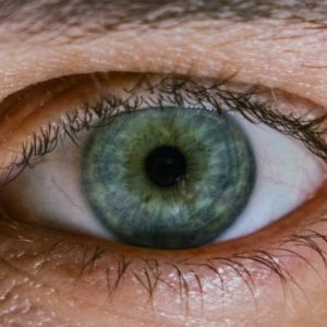 تنگ شدن مردمک چشم نشانه چیست؟ | پزشکت